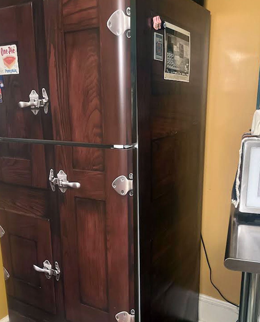 Strips to cover the door side