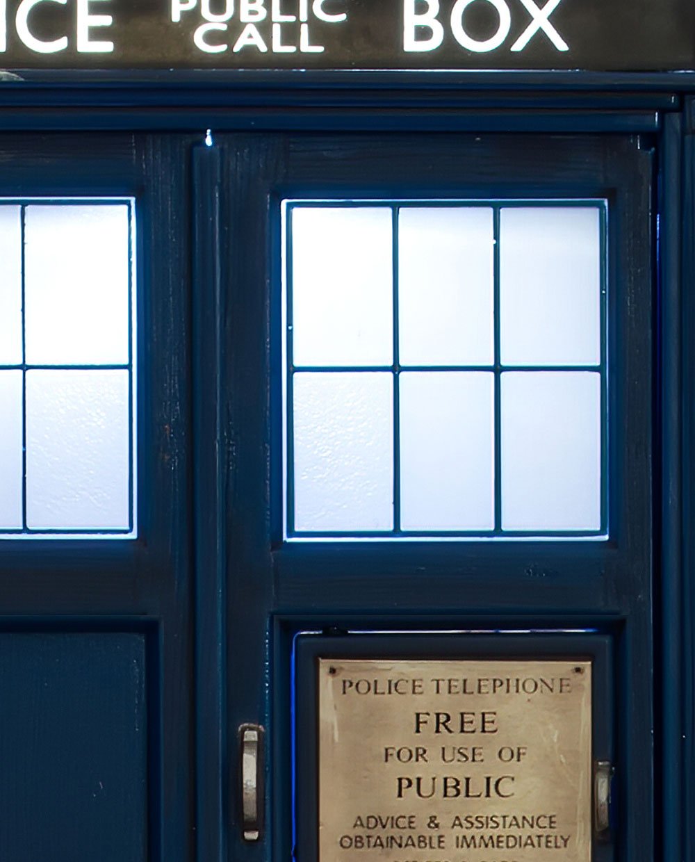 Tardis POLICE BOX – KUDUmagnets