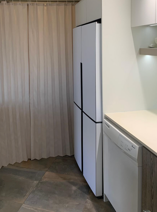 Strips to cover the door side